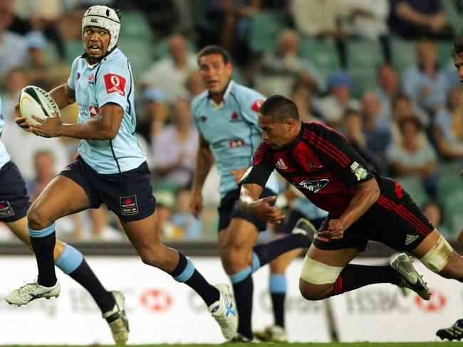 Kurtley Beale running free in his debut season in 2007.