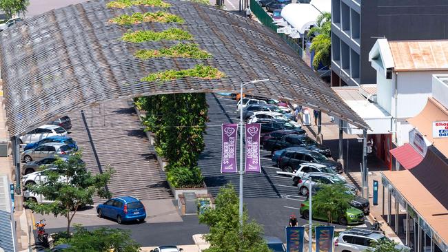 The Cavenagh St shade structure as of September 24, 2020. Notice the lack of shade. Photograph: Che Chorley