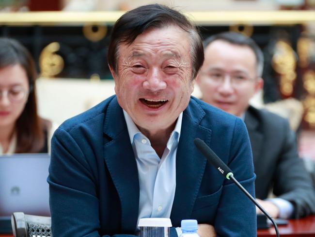 (FILES) This file handout taken on January 17, 2019 and released by Chinese tech giant Huawei shows Huawei founder Ren Zhengfei (C) speaking to the Chinese media in Shenzhen in China's southern Guangdong province. - Huawei founder Ren Zhengfei survived food shortages during China's Cultural Revolution, but now the reclusive billionaire identified as "Individual-1" in a US indictment faces an existential fight for his family and company. (Photo by HANDOUT / HUAWEI / AFP) / -----EDITORS NOTE --- RESTRICTED TO EDITORIAL USE - MANDATORY CREDIT "AFP PHOTO / HUAWEI" - NO MARKETING - NO ADVERTISING CAMPAIGNS - DISTRIBUTED AS A SERVICE TO CLIENTS - NO ARCHIVES  TO GO WITH China-US-telecom-diplomacy-Huawei-Ren, PROFILE by Ryan MCMORROW /