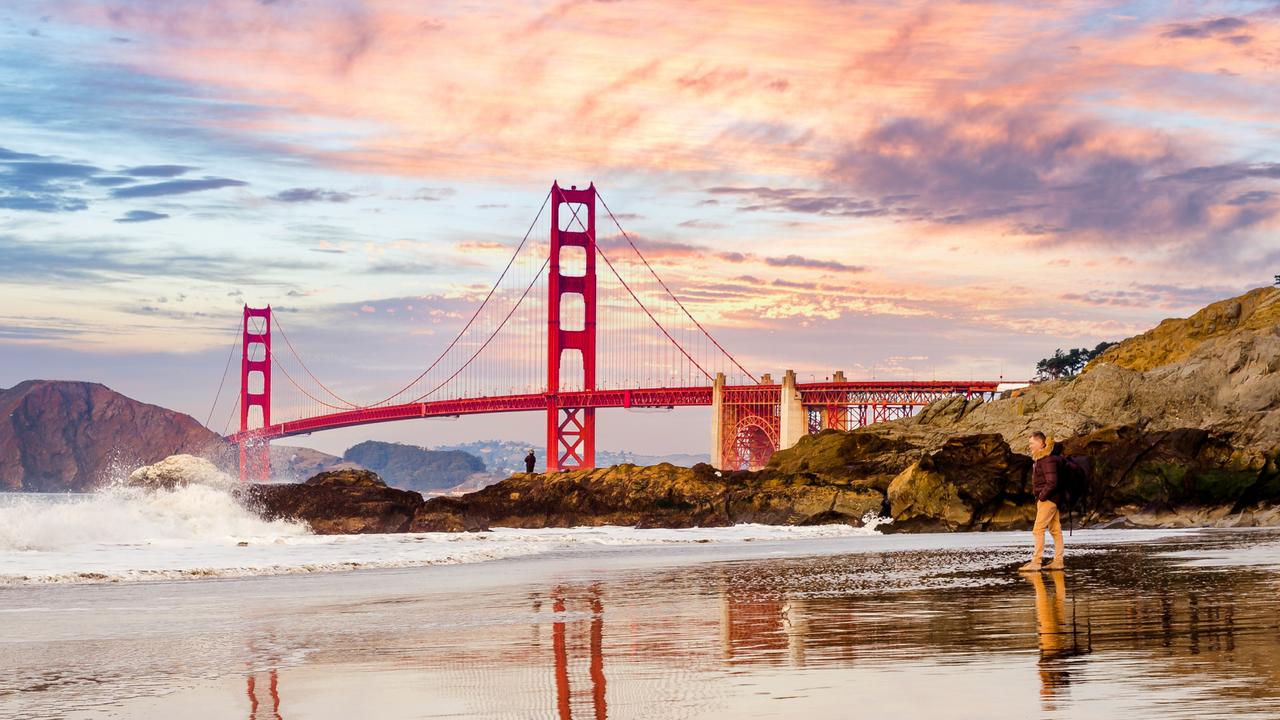 What time of day is best to see Golden Gate Bridge?