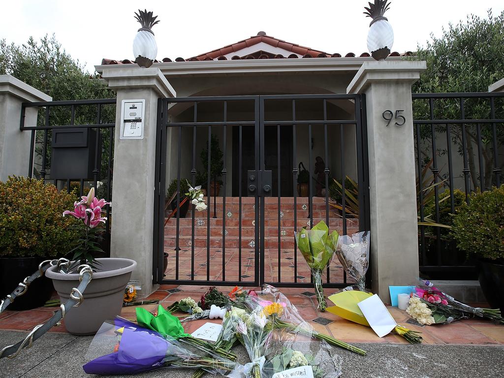 Fans laid flowers outside the home of Robin Williams on August 12, 2014 in Tiburon, California. Picture: Justin Sullivan/Getty Images)