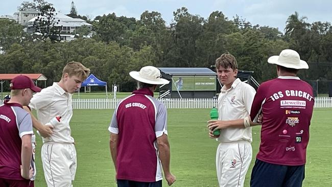 Harry Sheppard, left, with Zane Newton, at the drinks break.