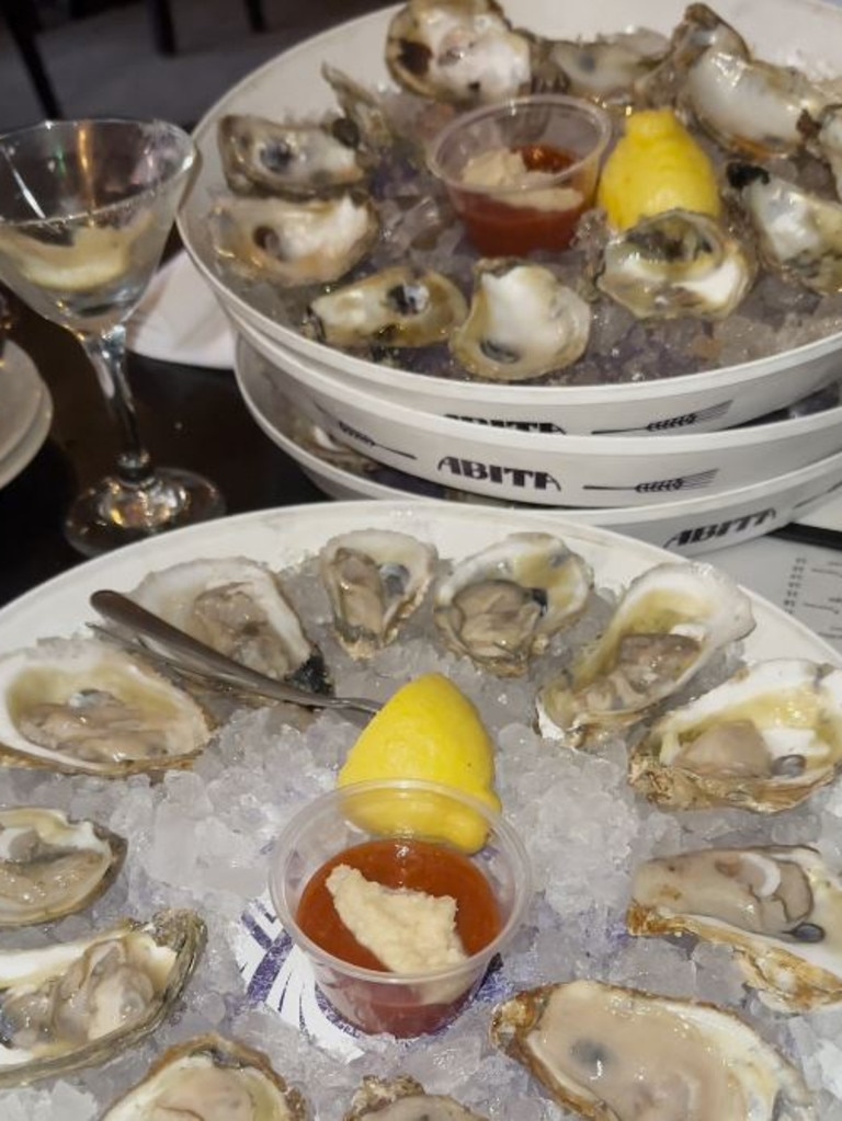 Woman left to foot the bill after ordering 48 oysters on first date ...