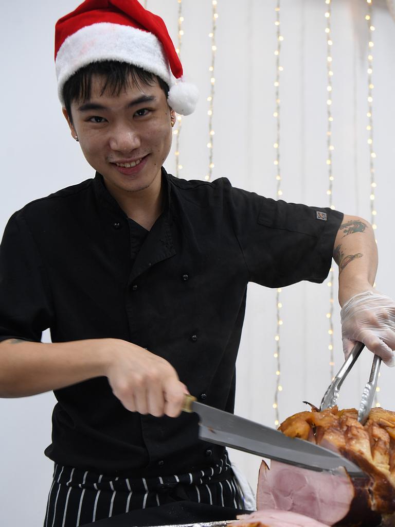 Josh Di carves up Christmas lunch at Silks. Picture: (A)manda Parkinson