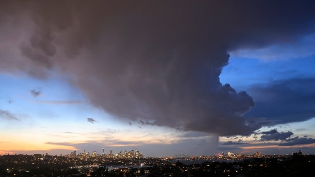 Tornado touches down during supercell storm near Brisbane airport: BOM ...