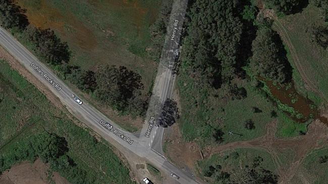 The LNP has promised to upgrade the intersection of Henry and Dohles Rocks roads if re-elected. Photo Google Maps