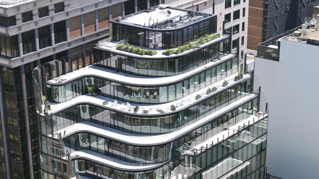 The Charter Hall sale of 333 George Street implies a rate of about $27,000/sq m and shows that investors are chasing buildings in Sydney that sit between Martin Place and Circular Quay.