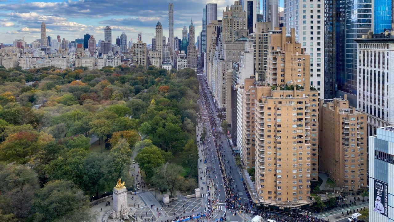 #5. New York City Marathon (USA)New York doesn’t do things halfway – and that includes its famous marathon. All five boroughs come alive, with over 2 million spectators turning out to cheer on every runner. You’ll cross bridges, climb hills, and feel like a rockstar from start to finish. From the moment you enter Staten Island to your last stride in Central Park, the energy is goosebump-inducing. If you ever doubted the power of community, this race will prove you wrong.  