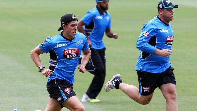 CRICKET – Adelaide Strikers at Adelaide Oval ahead of their New Year's Eve double header clash. Training – Jason Lehmann and Craig Simmons. Photo Sarah Reed.