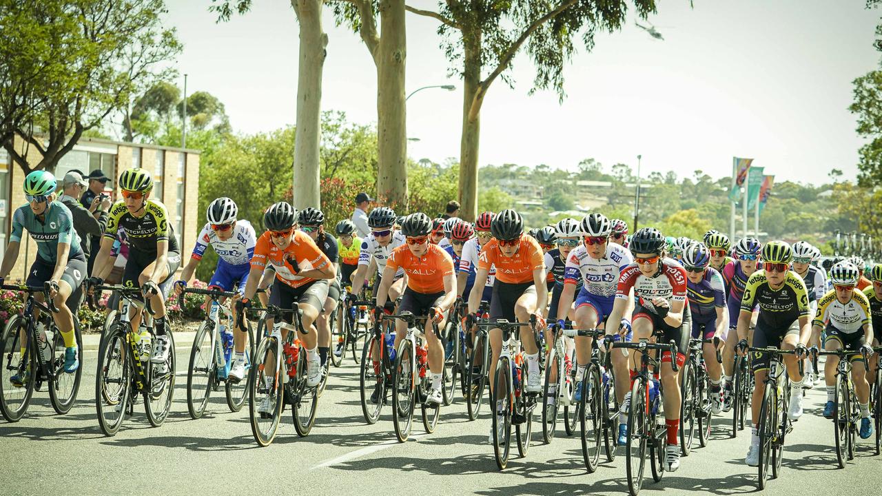 The Women’s Tour Down Under featured a start in Murray Bridge. Picture: AAP/Mike Burton.
