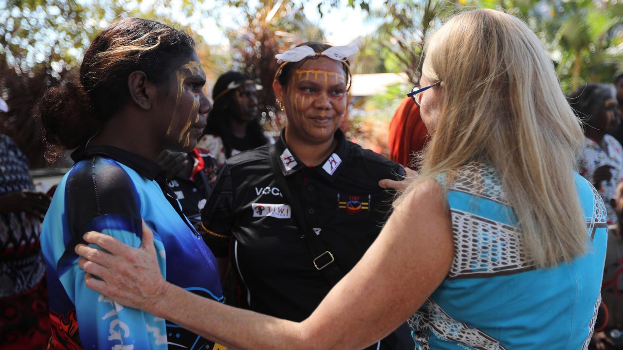 Munupi family including Pukumani Alimankinni’s cousin-sister Nicole Intalui embraced NT Coroner Elisabeth Armitage following the death in care coronial investigation for 47-year-old Pukumani Alimankinni on April 24, 2024. Picture: Zizi Averill