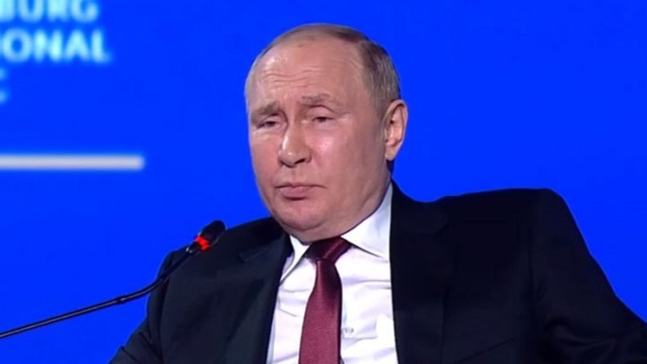 Russian President Vladimir Putin looks sick at St Petersburg Economic