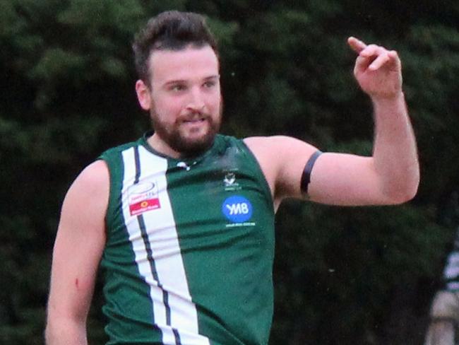 Luke Williams gets a kick away for Wantirna South. Picture: Adrian Waller