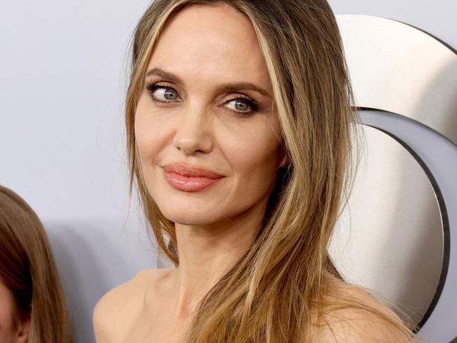 Jolie stuns at event with look-alike daughter
