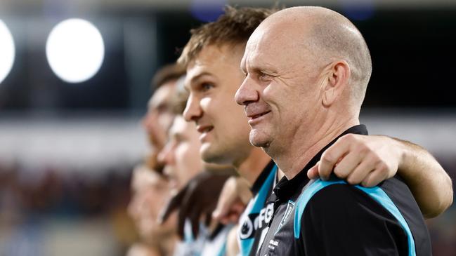 Ollie Wines and coach Ken Hinkley pre-game in the qualifying final. Picture: Michael Willson/AFL Photos via Getty Images