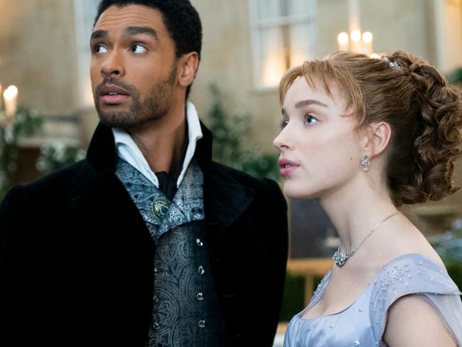 BRIDGERTON (L to R) REGÆ-JEAN PAGE as SIMON BASSET and PHOEBE DYNEVOR as DAPHNE BRIDGERTON in episode 108 of BRIDGERTON Cr. LIAM DANIEL/NETFLIX Â© 2020