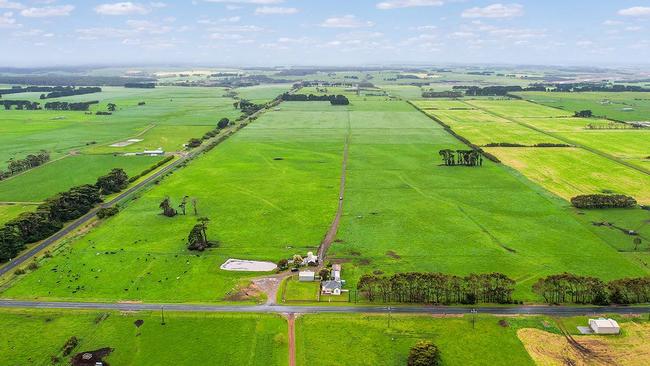 A 32ha dairy farm in southwest Victoria has been sold for $1.84 million.
