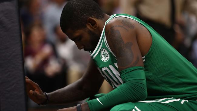 Gordon Hayward Leaves on Stretcher After Gruesome Leg Injury - The