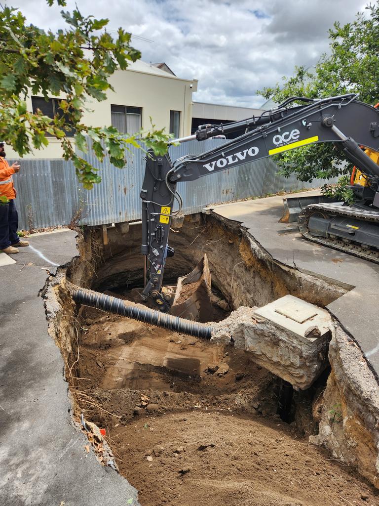 Mount Gambier Sinkhole Fill Works Begin The Courier Mail
