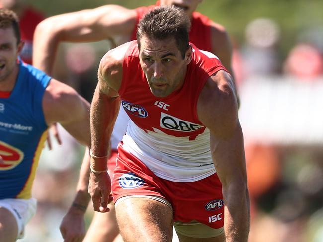 LISMORE, AUSTRALIA - MARCH 10: Josh Kennedy of the Swans follows the ball during the 2019 JLT Community Series AFL match between the Sydney Swans and the Gold Coast Suns at Oakes Oval on March 10, 2019 in Lismore, Australia. (Photo by Matt King/Getty Images)