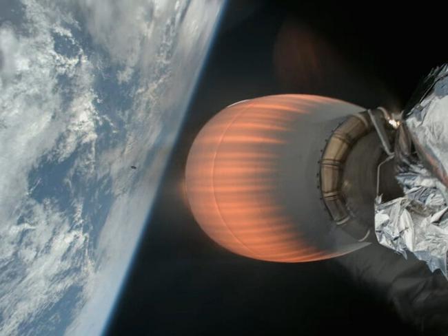 The second stage of the SpaceX Falcon Heavy rocket, during itsburn following the launch of the Psyche spacecraft fromFlorida on 14 October our time. Earth is seen in thebackground. CREDIT: NASA Television