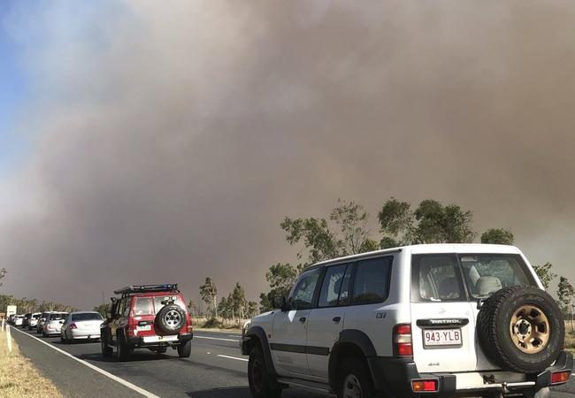 Cars backed up on the Capricorn Highway as people evacuate from Gracemere near Rockhampton #QLDFires @abcbrisbane.pic Rachel McGhee ABC