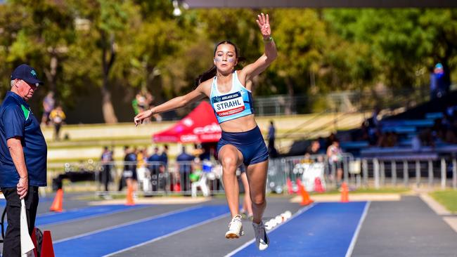 Jade Strahl (NSW) Endeavour Sports High in action.