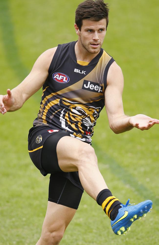 Trent Cotchin is one of the best in the league at finding a teammate inside 50. Picture: Michael Klein