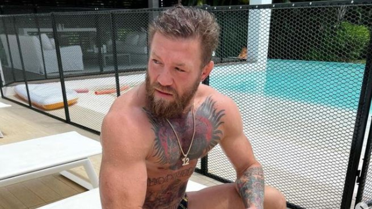 Conor McGregor goli brodę na kostium na Halloween |  Wiadomości UFC
