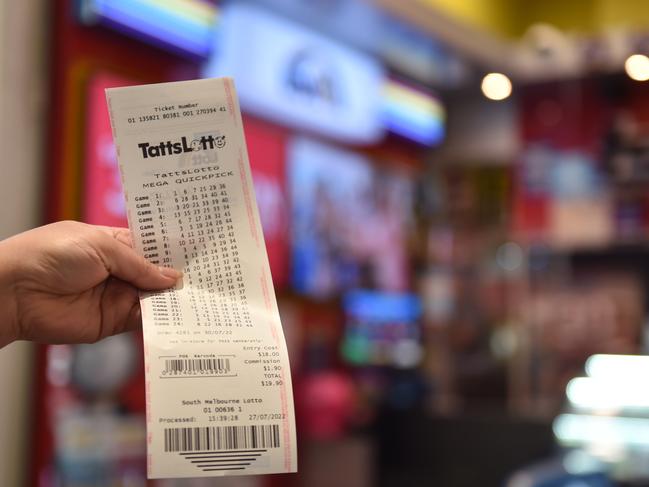 MELBOURNE, AUSTRALIA - NewsWire Photos JULY 27TH, 2022: Lotto stands. Picture: NCA NewsWire / Nicki Connolly