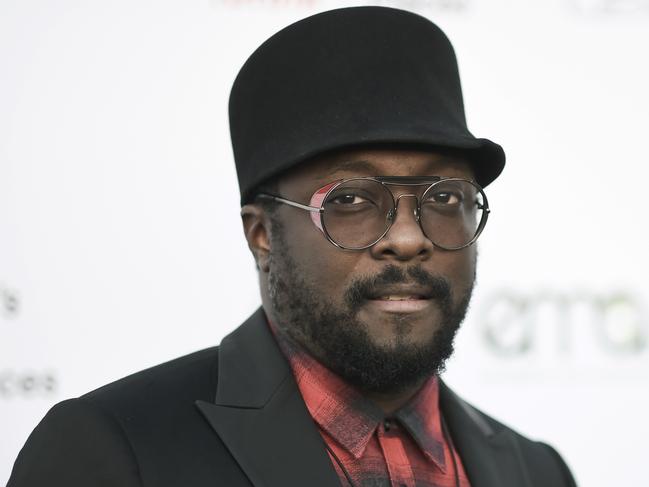 will.i.am from the Black Eyed Peas accused a flight attendant from Qantas of being racist and rude to him on a flight.