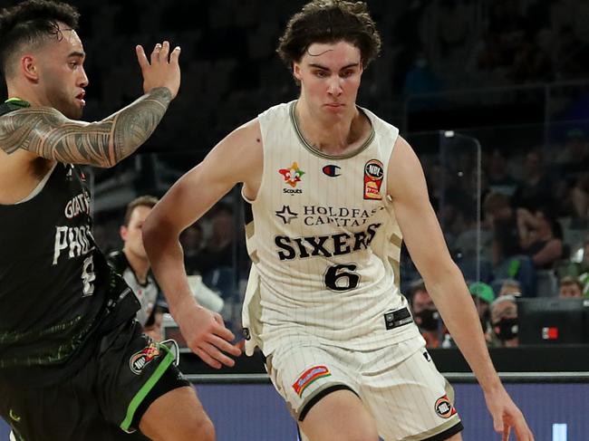 MELBOURNE, AUSTRALIA - MARCH 20: Josh Giddey of the 36ers in action during the round 10 NBL match between the South East Melbourne Phoenix and the Adelaide 36ers at John Cain Arena on March 20, 2021, in Melbourne, Australia. (Photo by Graham Denholm/Getty Images)