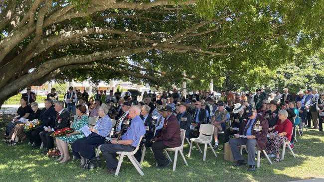 Andrew Wilcox, Greg Williamson, Julieanne Gilbert, servicemembers and their families attend 2022’s Remembrance Day memorial in Jubilee Park, Mackay. Photo: Zoe Devenport