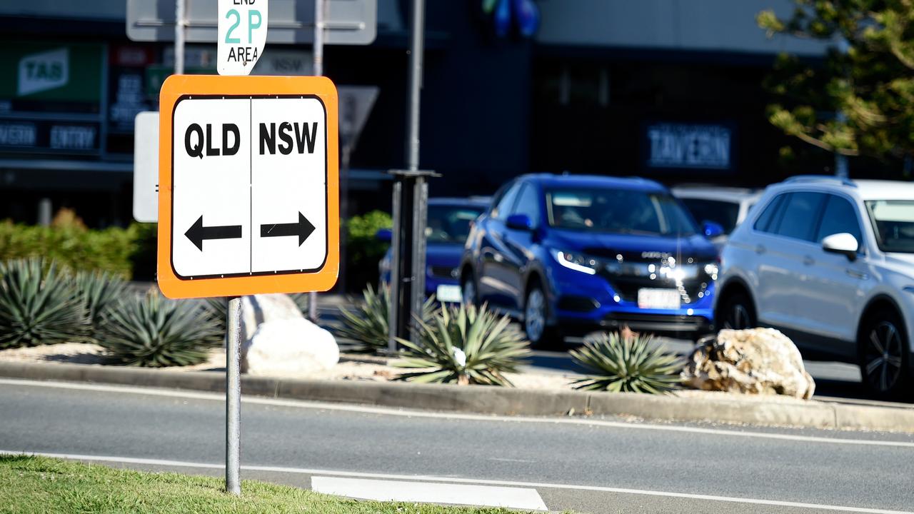 Traffic at the Queensland - New South Wales border checkpoint. Picture: Matt Roberts/Getty Images