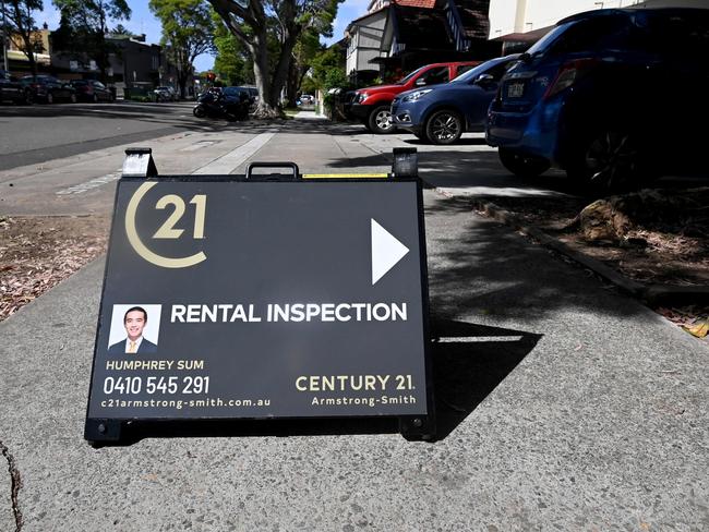 SYDNEY, AUSTRALIA - NewsWire Photos December 10, 2022: Hopeful Sydney-siders checking out the Sydney rental market in the Eastern Suburbs. Picture: NCA NewsWire / Jeremy Piper