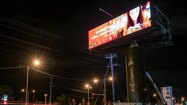 Electronic billboard on Wellington, Stud roads in Rowville attracts ...