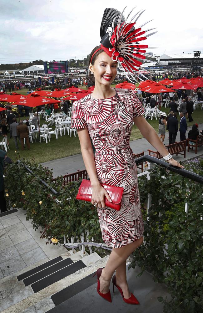 Top 20 celebrity looks from last year’s Melbourne Cup Carnival | Herald Sun