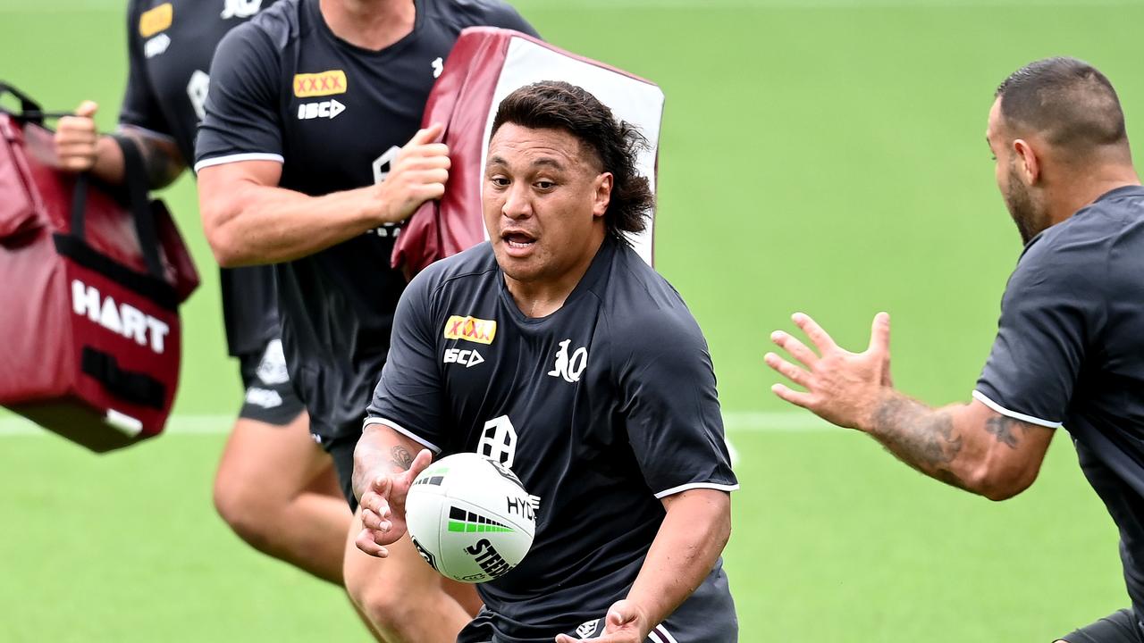 GOLD COAST, AUSTRALIA - OCTOBER 27: Josh Papalii passes the ball during a Queensland Maroons State of Origin training session at Cbus Super Stadium on October 27, 2020 in Gold Coast, Australia. (Photo by Bradley Kanaris/Getty Images)