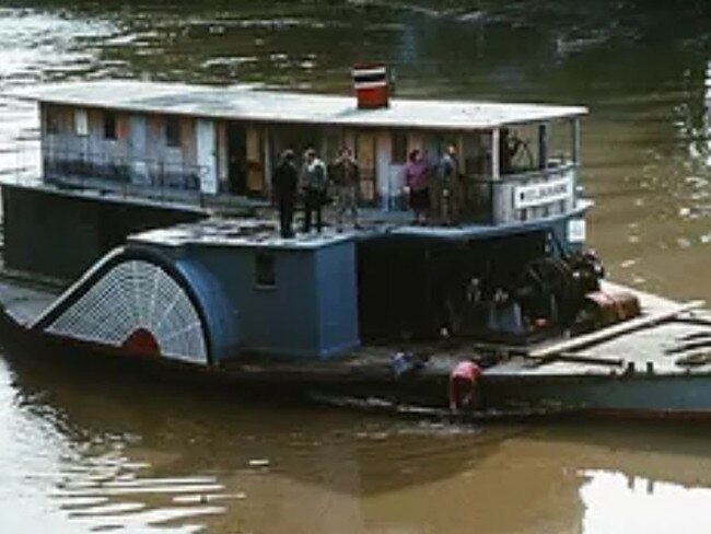 Paddle Steamer Melbourne Leaving Echuca 59 years ago bound for Mildura. Picture: Supplied