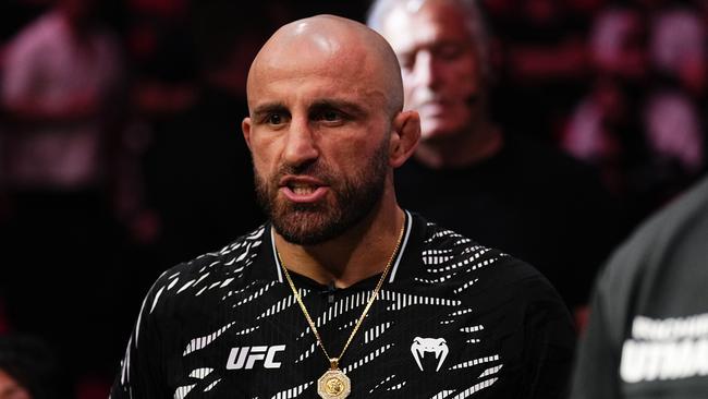 SYDNEY, AUSTRALIA - FEBRUARY 09: Alexander Volkanovski is seen in the corner of Colby Thicknesse of Australia during the UFC 312 event at Qudos Bank Arena on February 09, 2025 in Sydney, Australia.  (Photo by Jeff Bottari/Zuffa LLC)