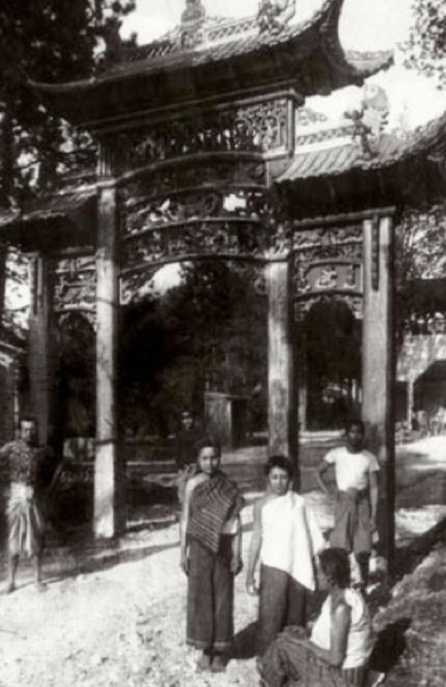 Then: The entrance to the ‘human zoo’ in Paris. Picture: Supplied by Seph Lawless