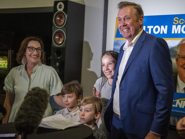 Leaders line up to congratulate Garth Hamilton on Groom win