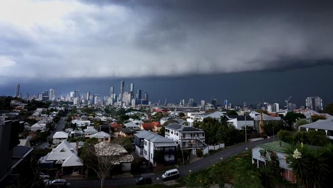 A storm rolls in over Brisbane City, from Paddington. Photo Steve Pohlner