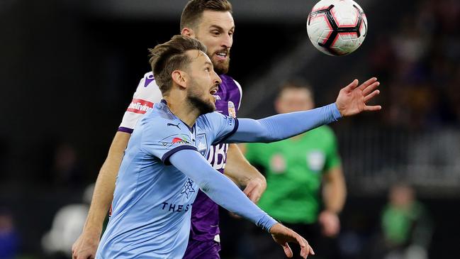 Milos Ninkovic kept going for Sydney for the whole 120 minutes.