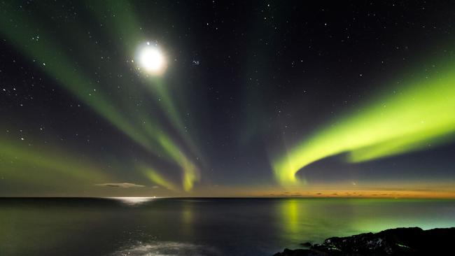 A mysterious object travelling much faster than the Comet Panstarrs, pictured here, exploded above the Pacific Ocean near Papua New Guinea in 2014, and one astronomer believes it may be an alien ‘probe’. Picture: Ing lfur Bjargmundsson