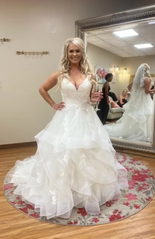 Nicole in her fairytale gown at the start of her day. Picture: TikTok/nicloespinder1