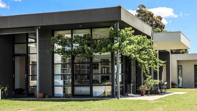 This home at 32 Blackhill School Road, Kyneton, sold for $3.29m at auction.