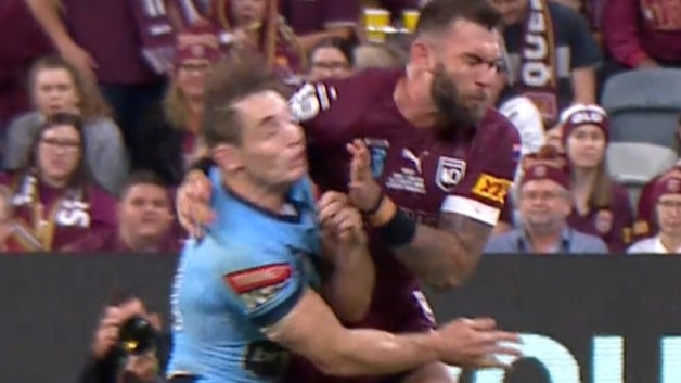 The hit from Feldt on Murray.