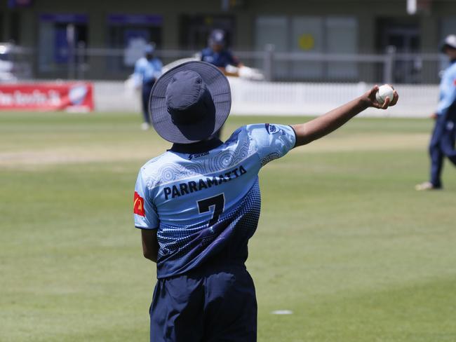 Prapta Das returns the ball from the outfield. Picture: Warren Gannon Photography