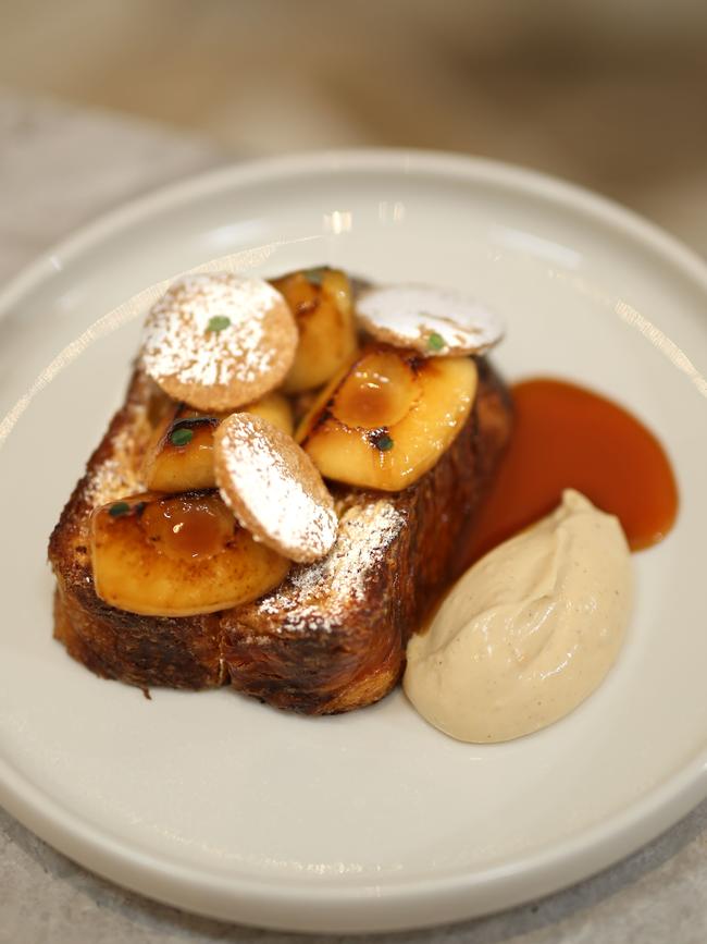 The French toast with vanilla custard and caramelised apple.